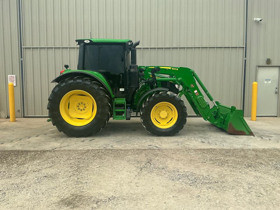 John Deere 6110M