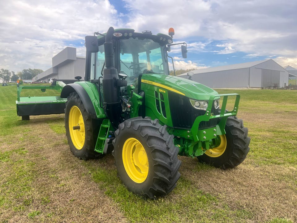 John Deere 6110M