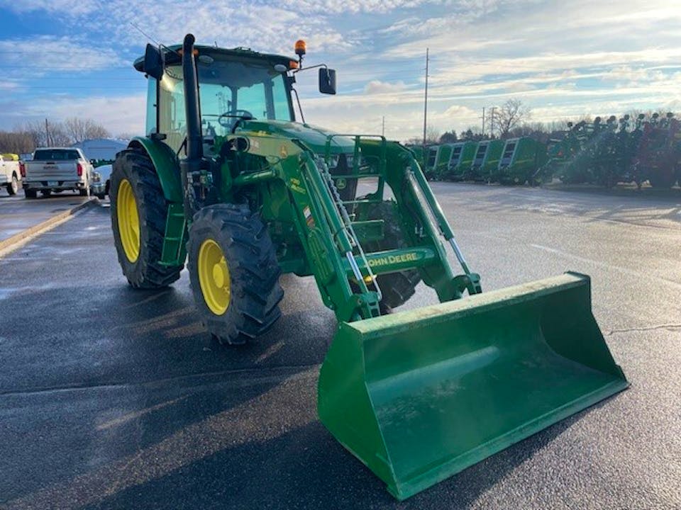 John Deere 6120E