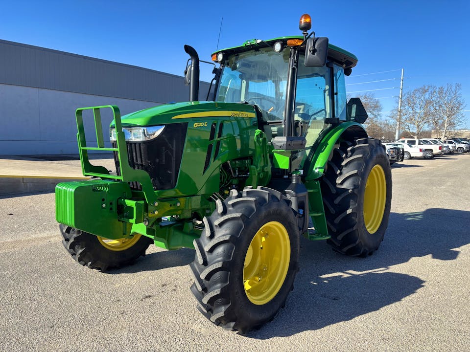 John Deere 6120E Cab