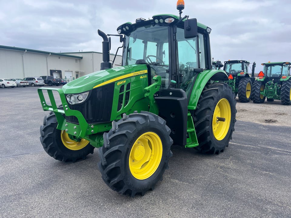 John Deere 6120M