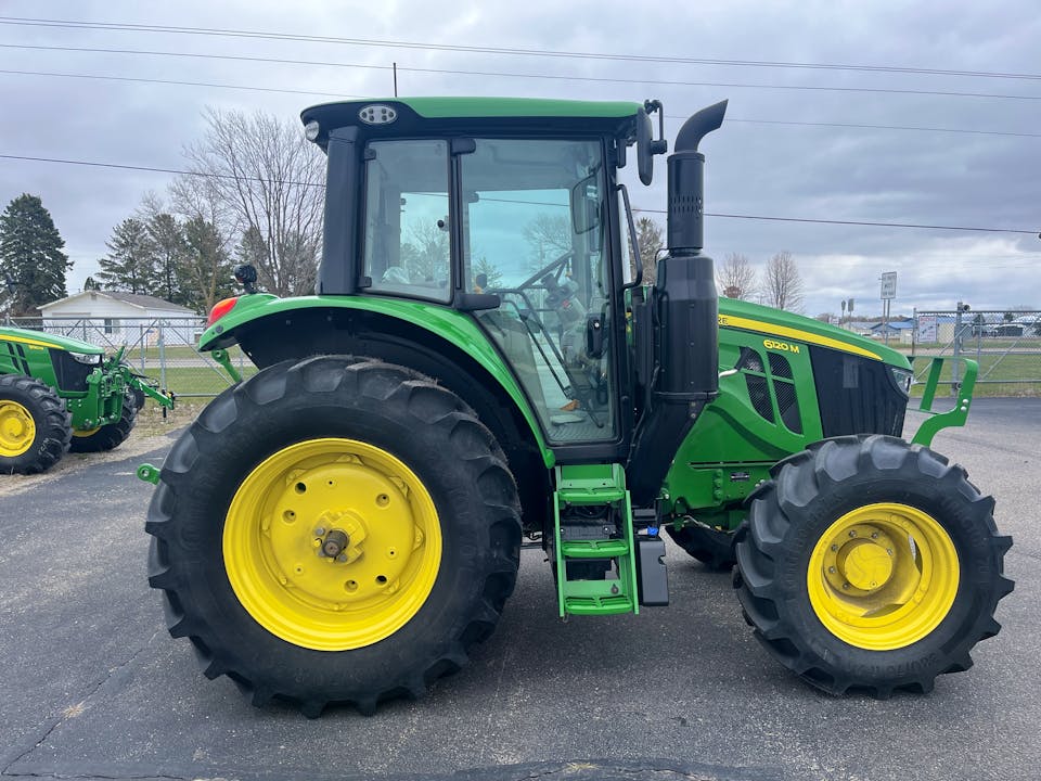 John Deere 6120M
