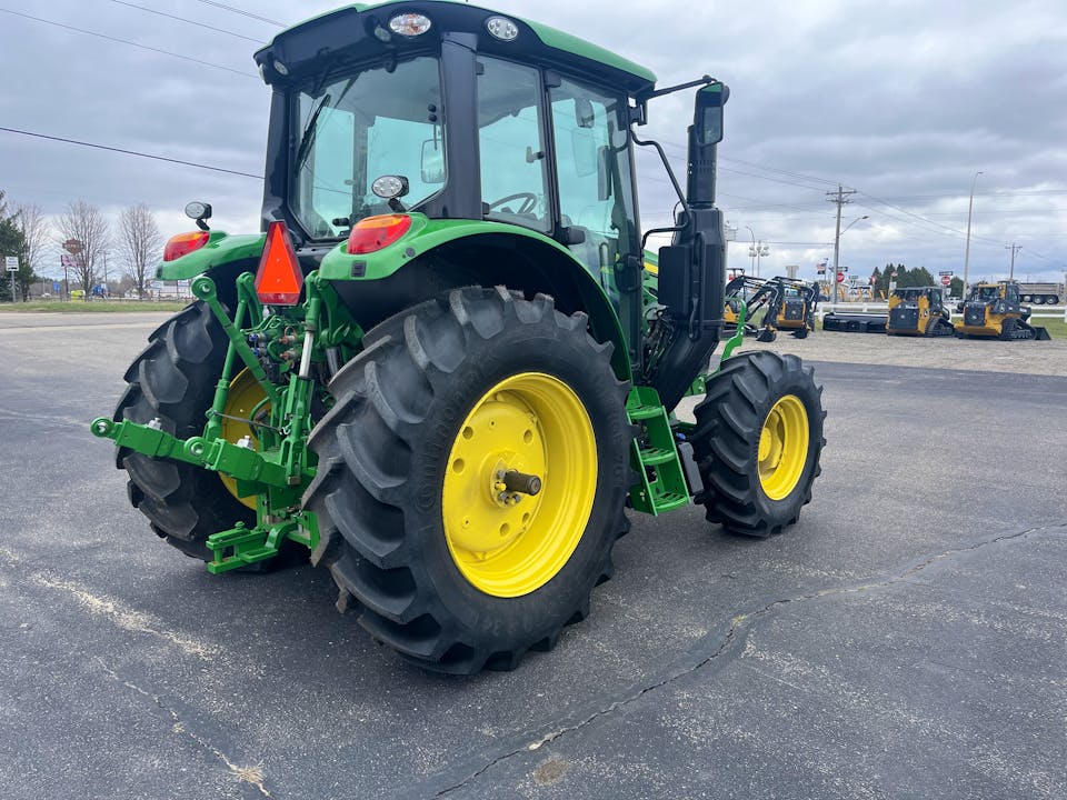 John Deere 6120M