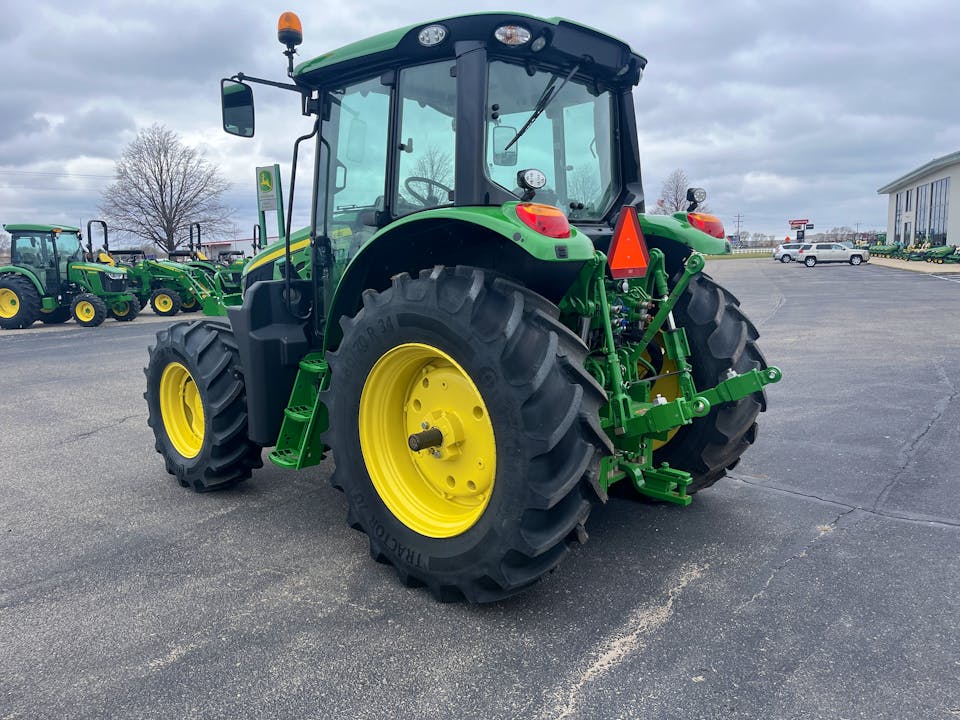 John Deere 6120M