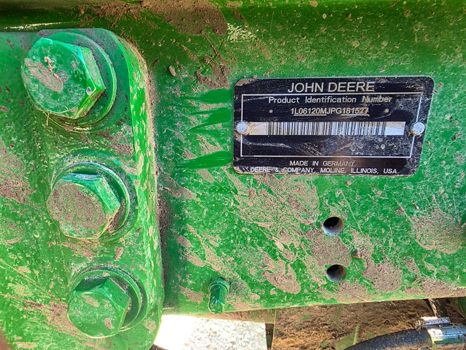 John Deere 6120M
