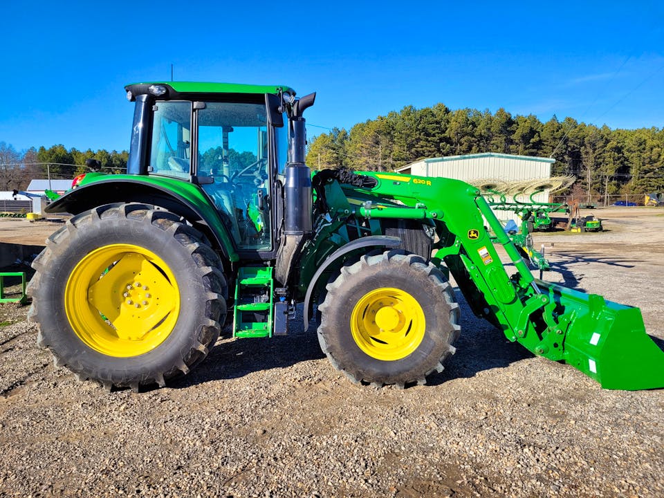 John Deere 6120M