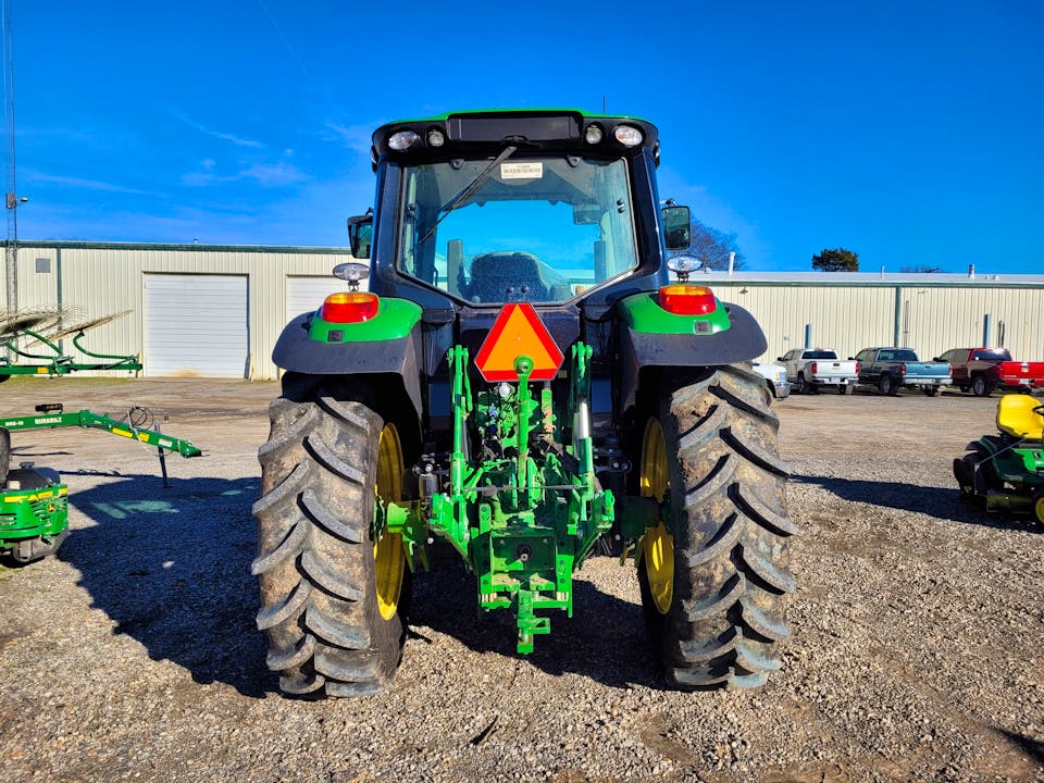 John Deere 6120M