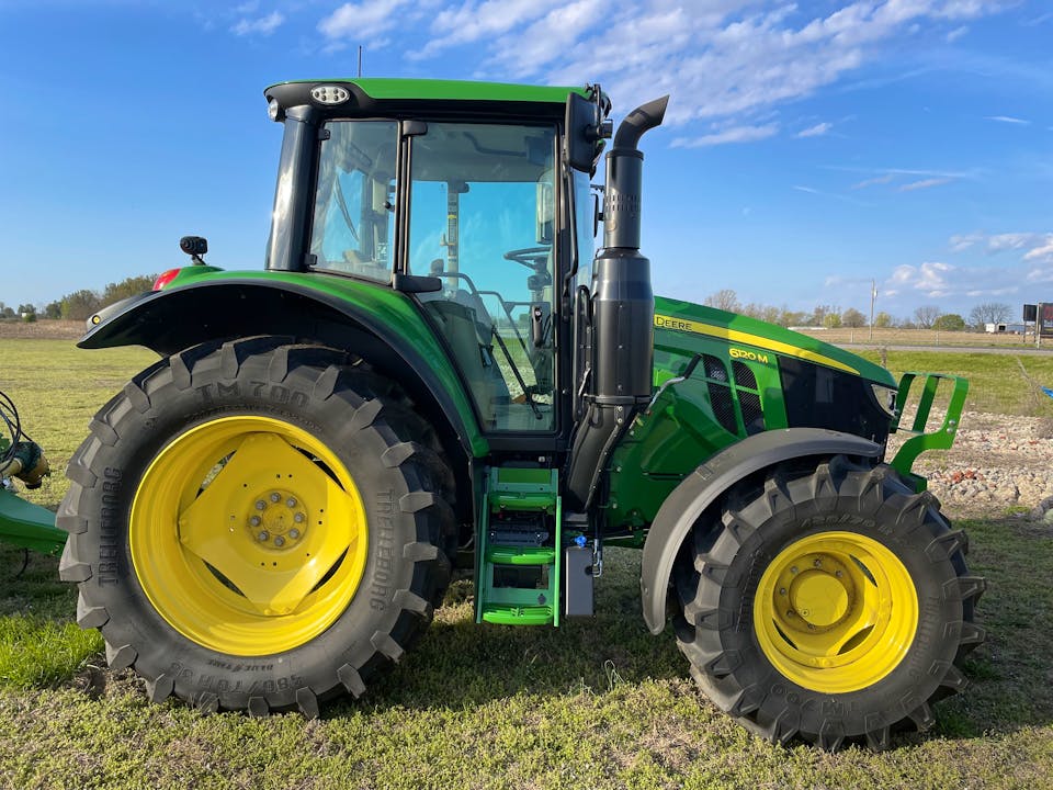 John Deere 6120M