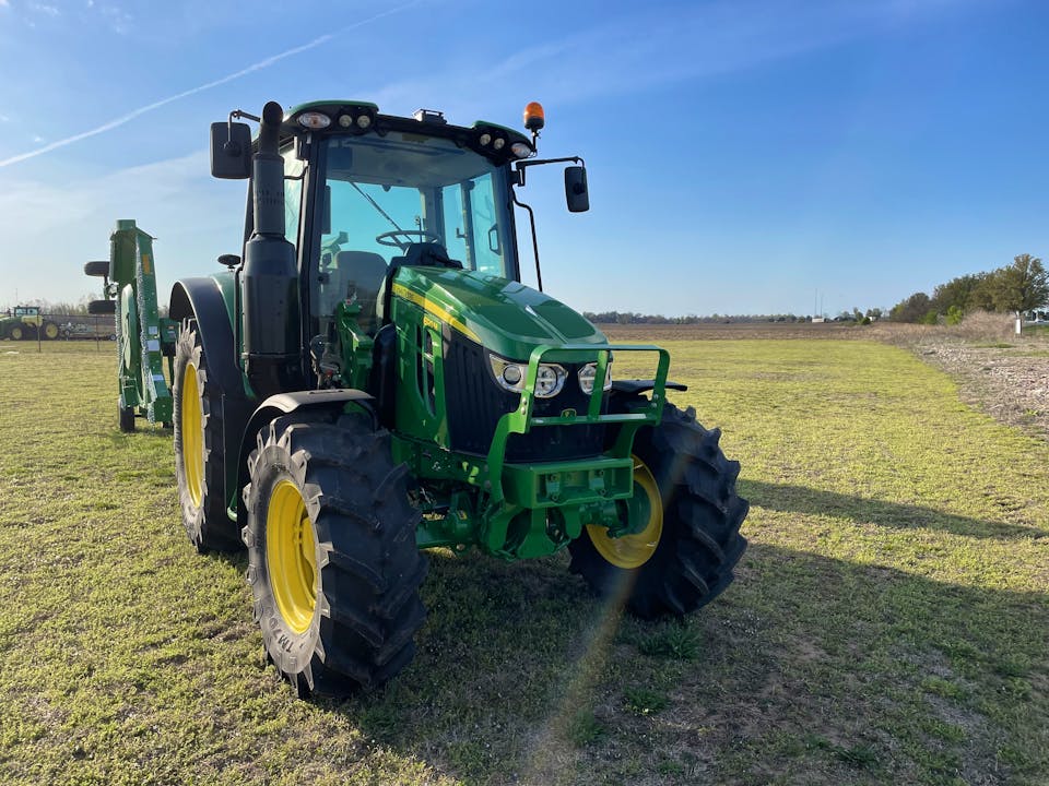 John Deere 6120M