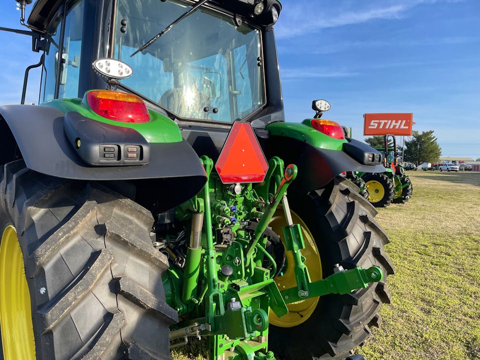 John Deere 6120M