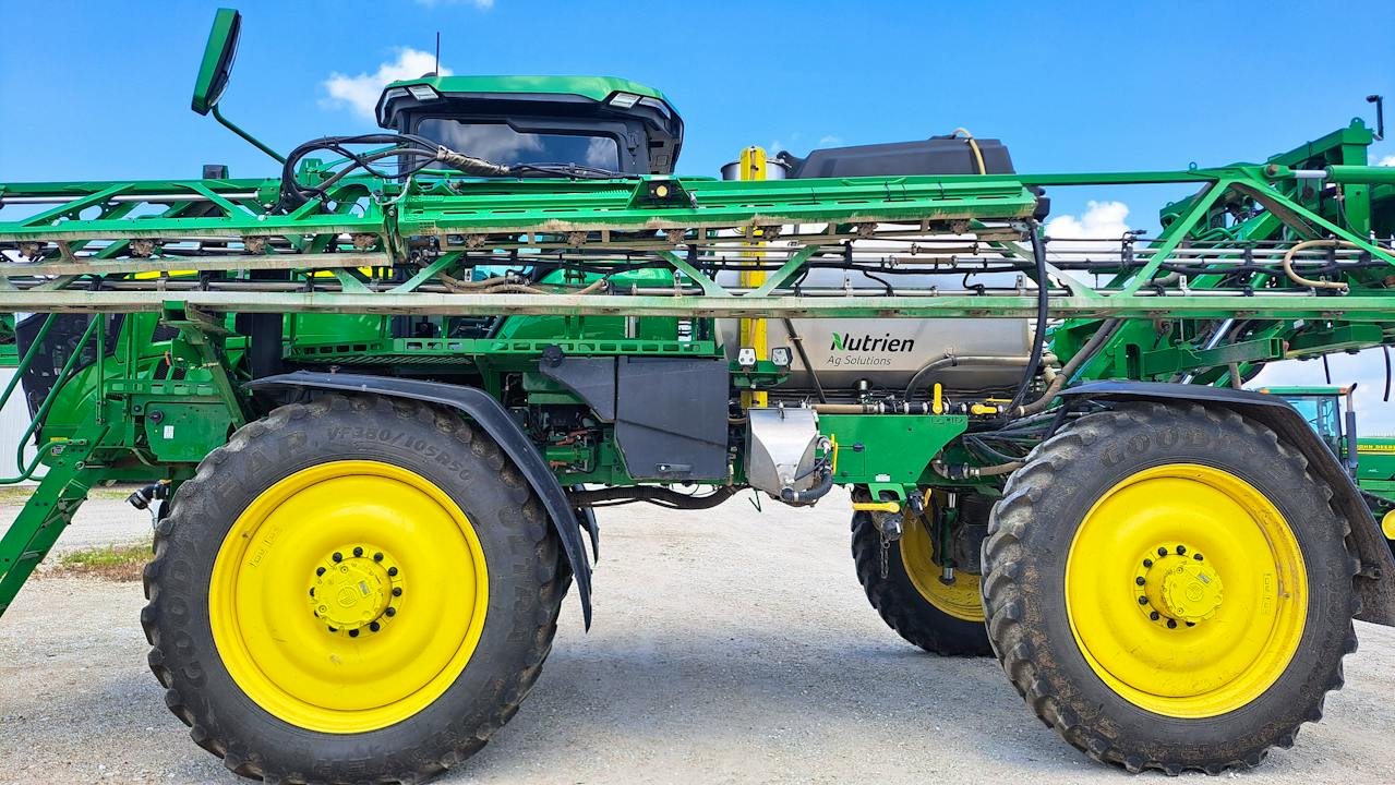 John Deere 612R