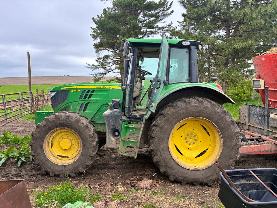 John Deere 6130M