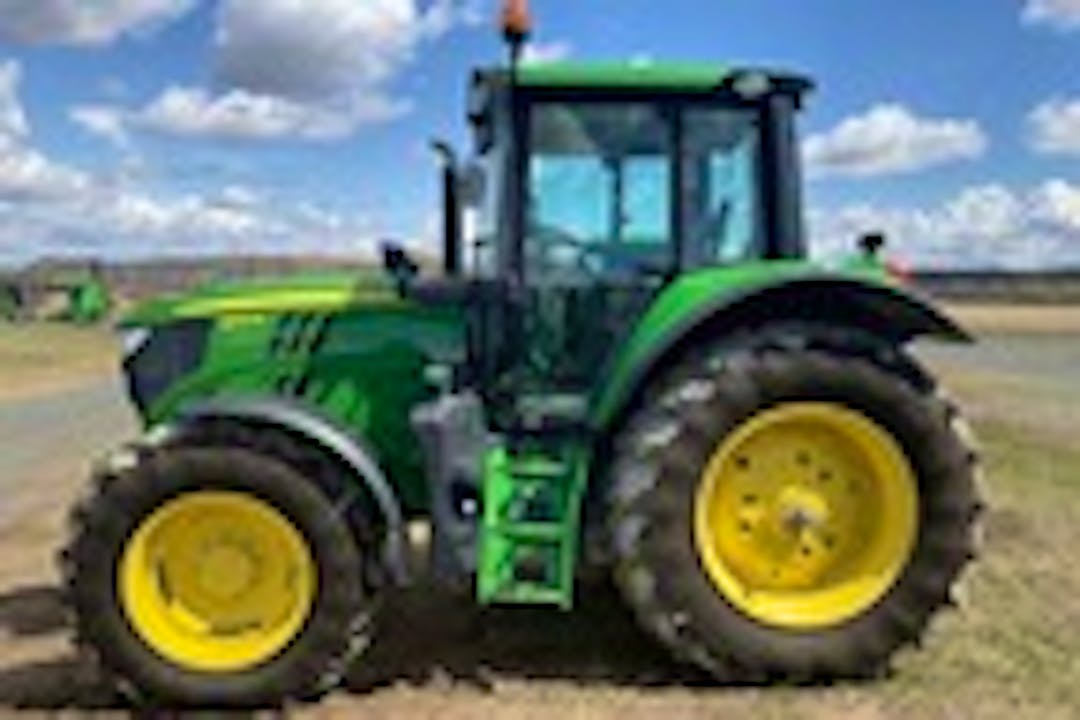 John Deere 6130M