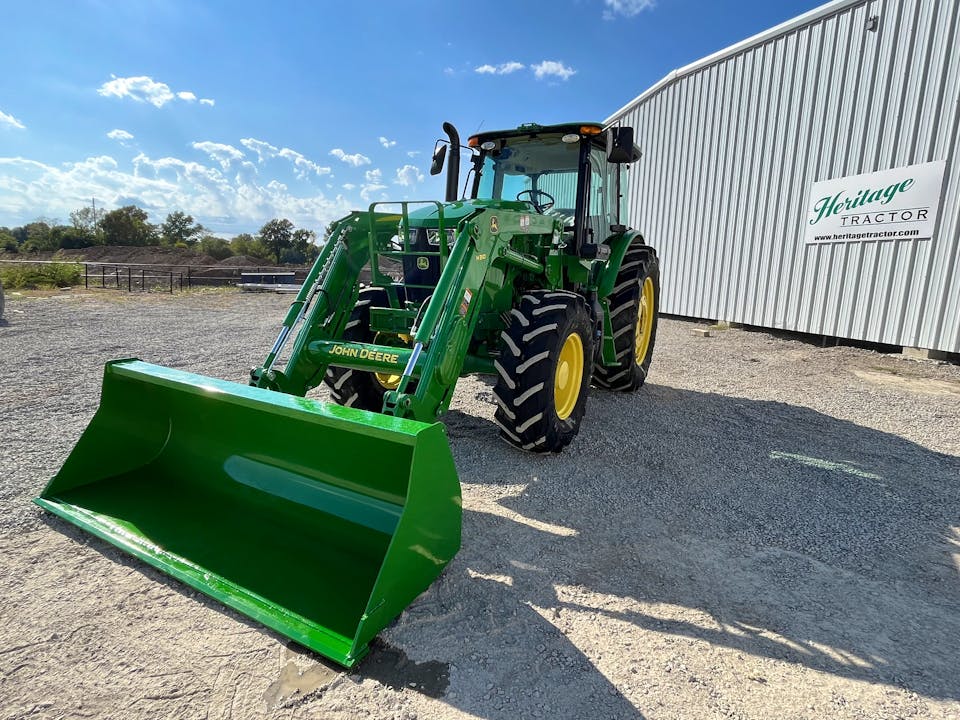 John Deere 6135E