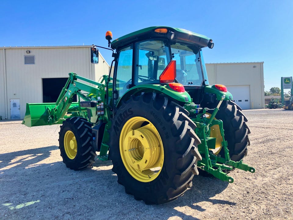 John Deere 6135E Cab