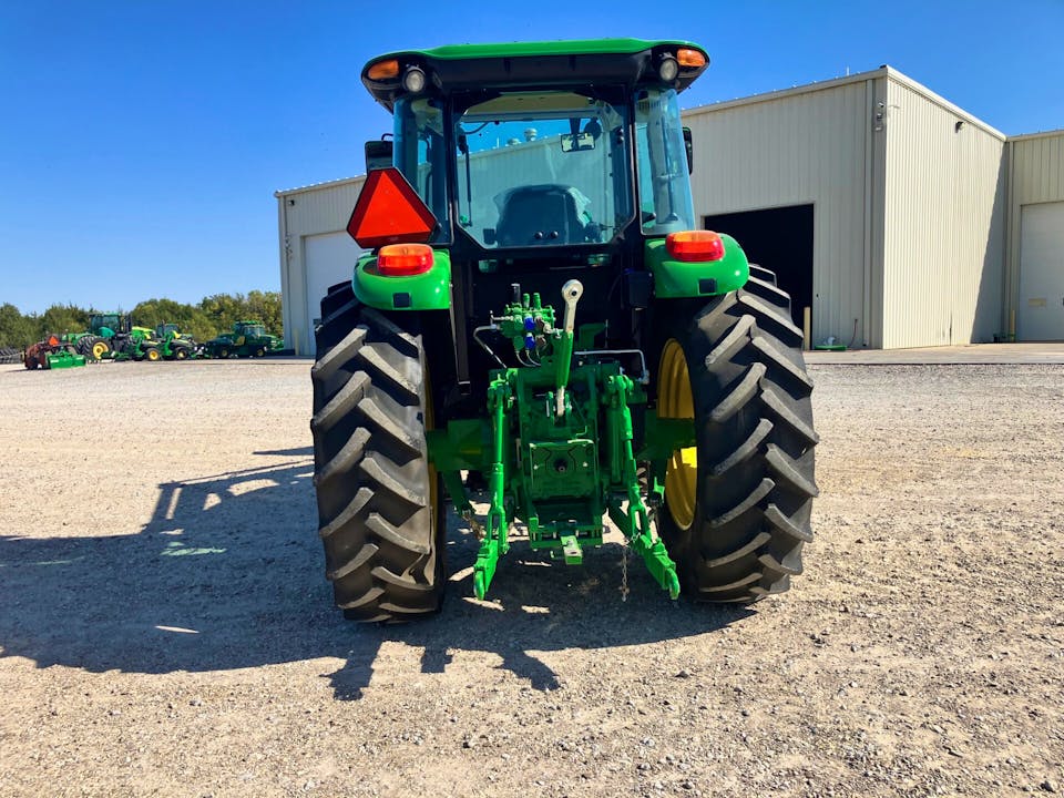 John Deere 6135E Cab