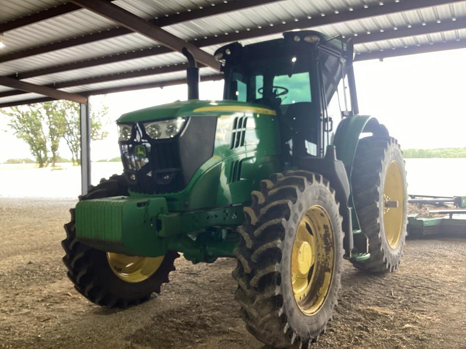 John Deere 6195M