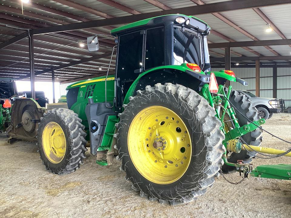 John Deere 6195M