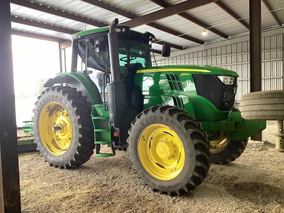 John Deere 6195M