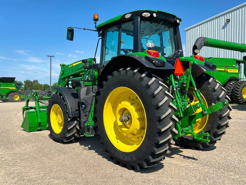 John Deere 6195M