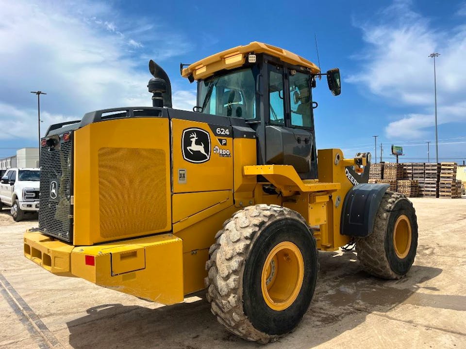 John Deere 624P