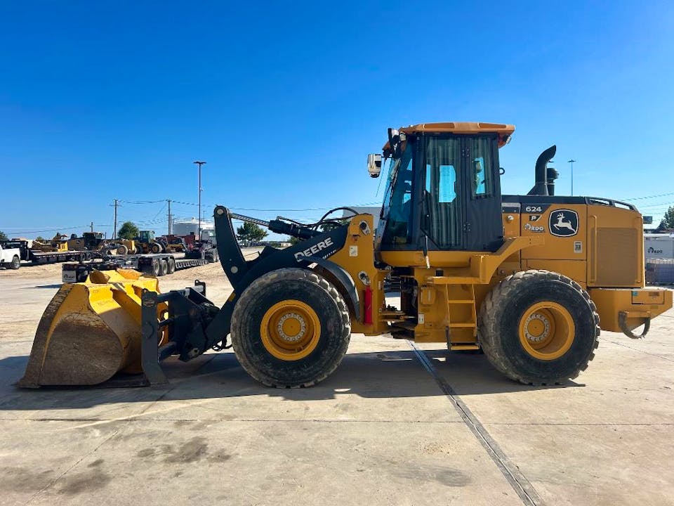 John Deere 624P