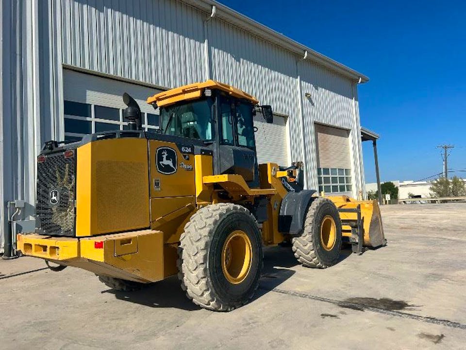 John Deere 624P