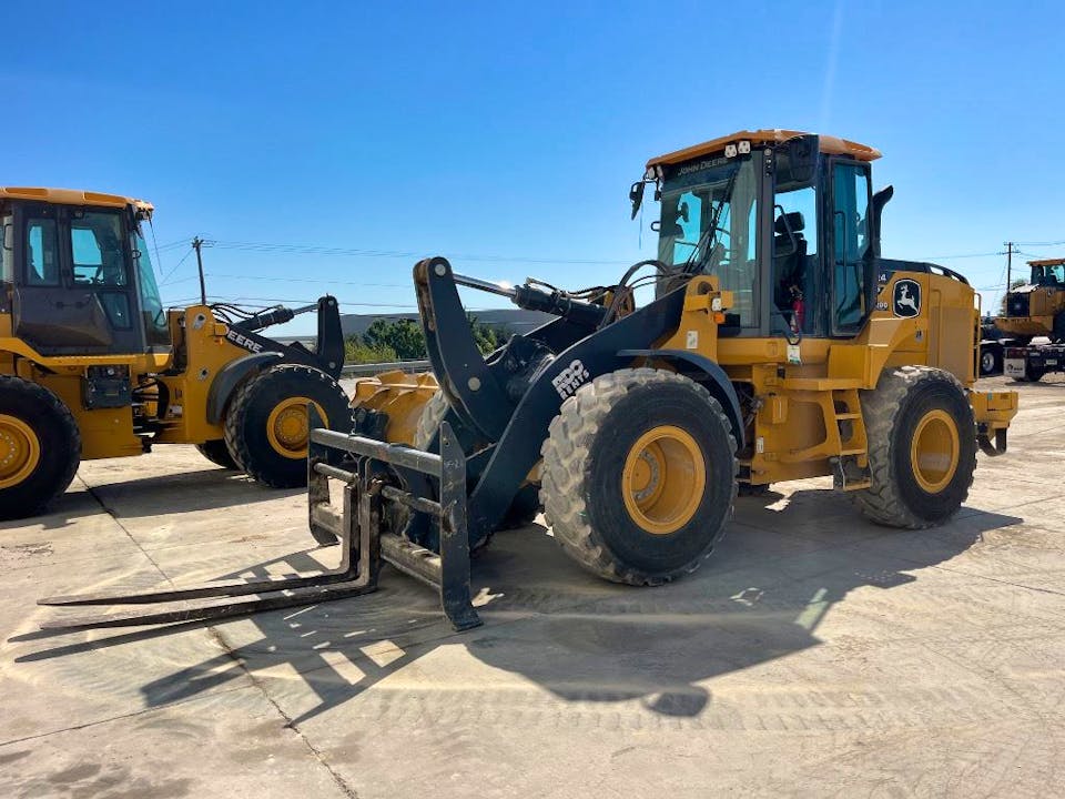 John Deere 624P