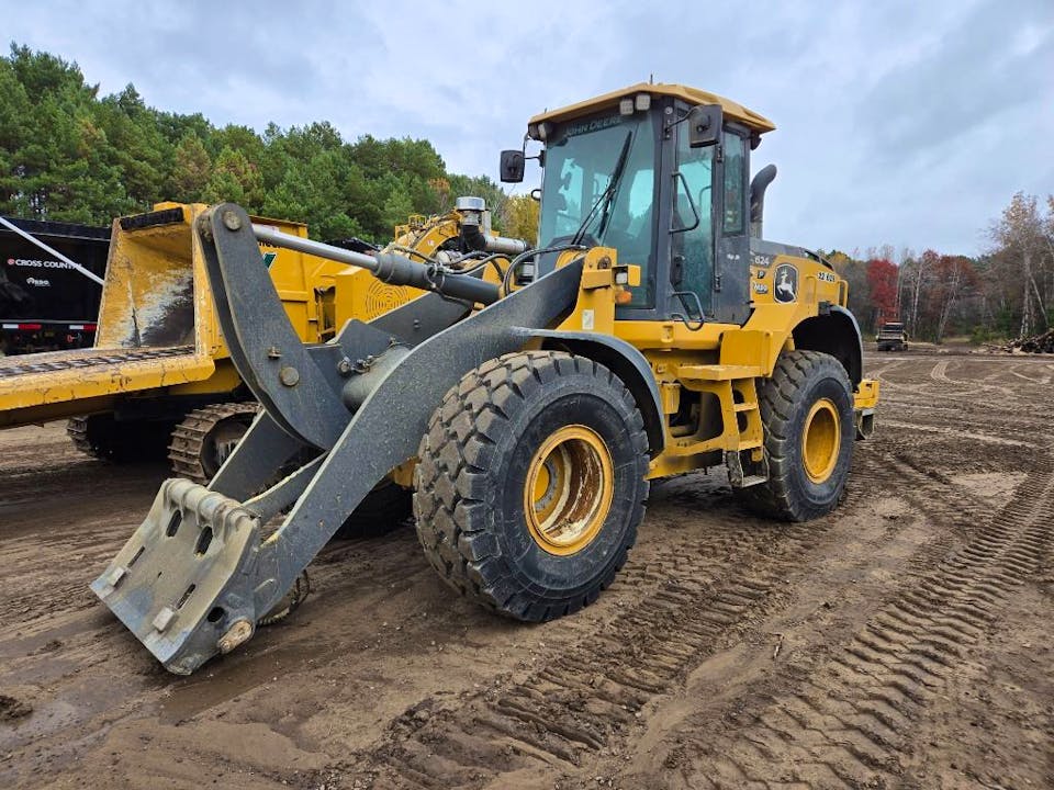 2023-john-deere-624p-196909