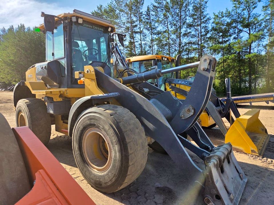 John Deere 624P