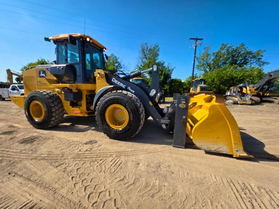 John Deere 624P