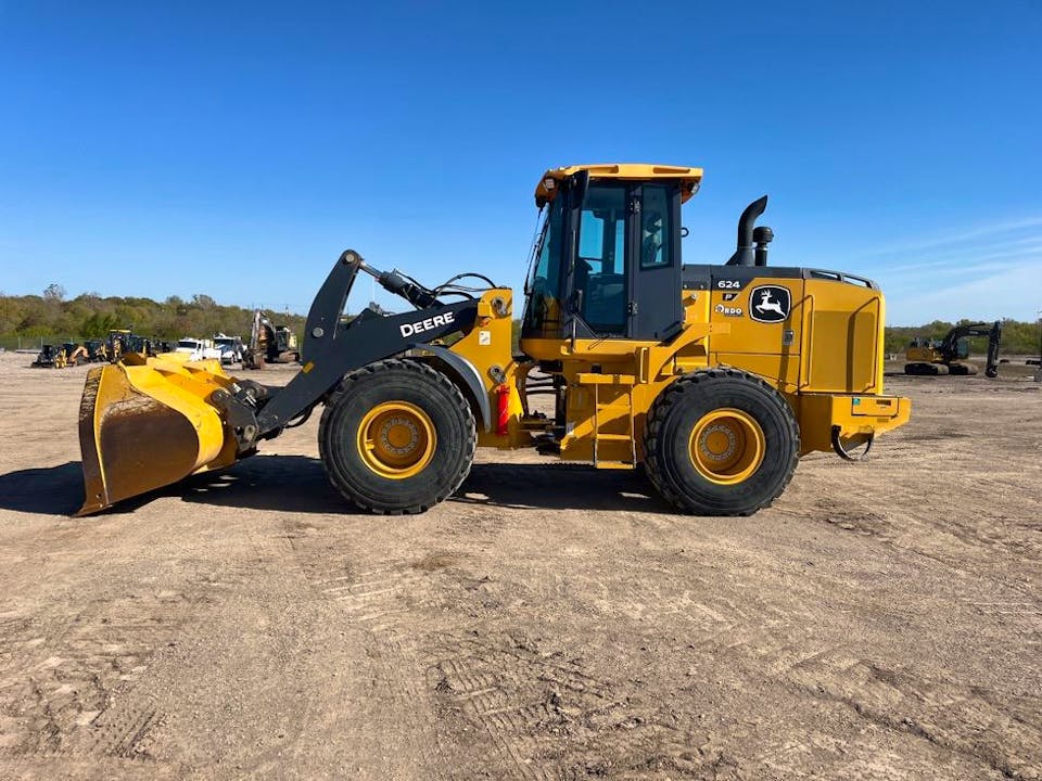 John Deere 624P