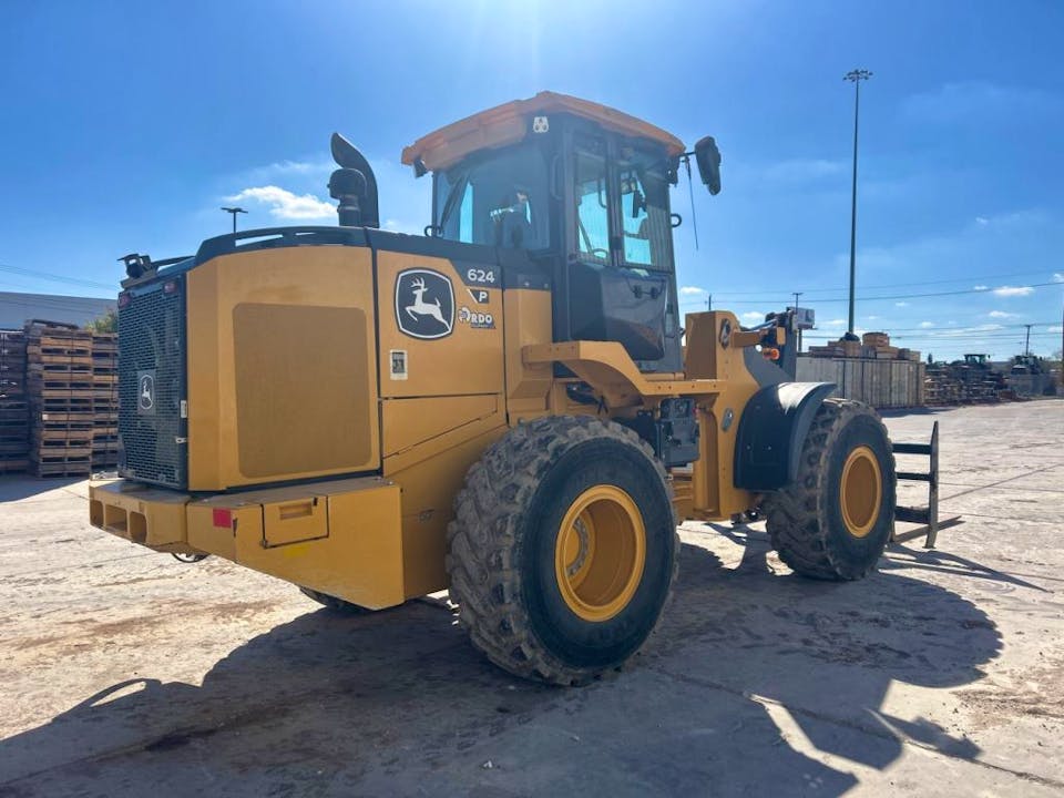 John Deere 624P