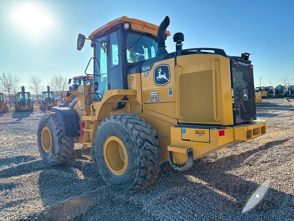 John Deere 624P