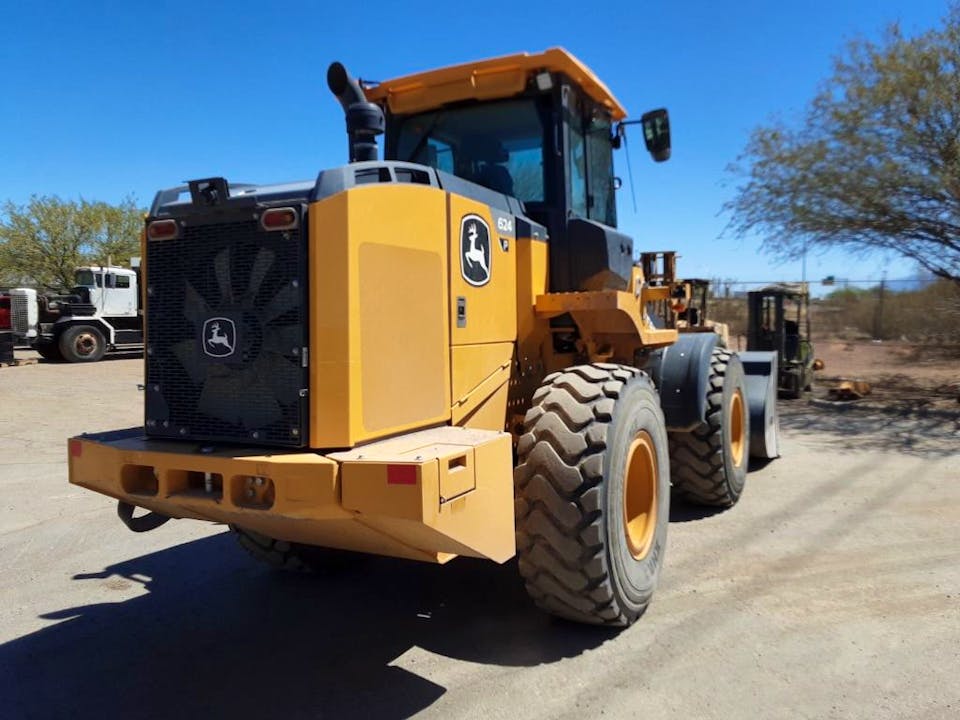 John Deere 624P