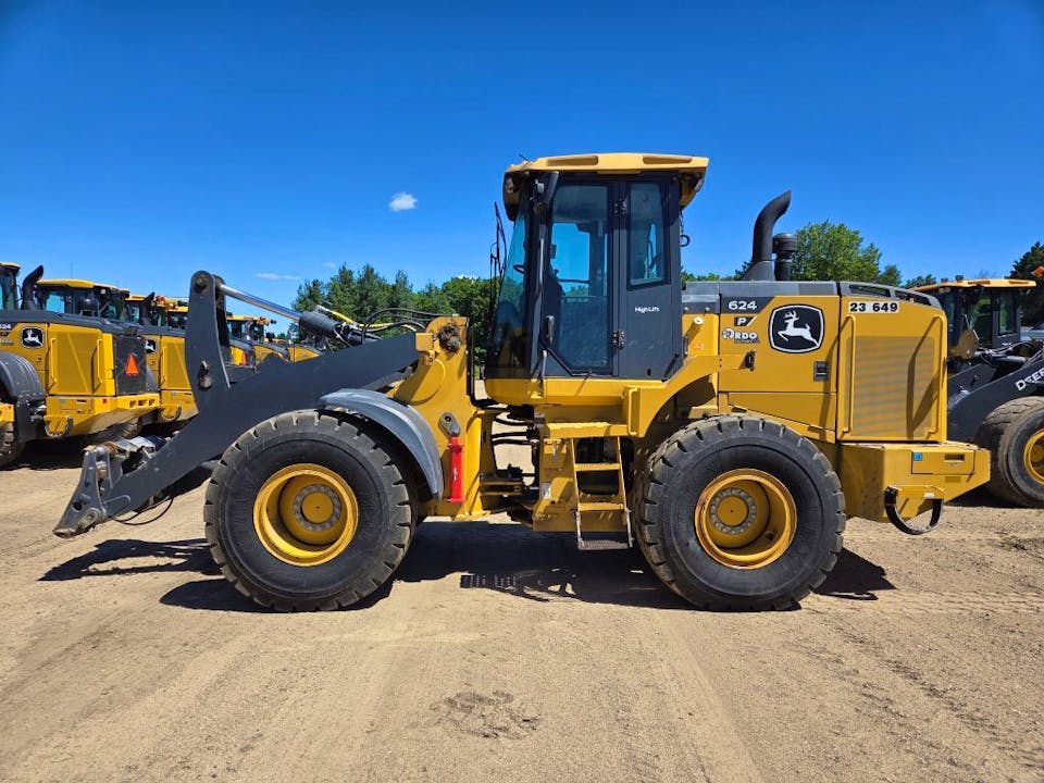 John Deere 624P