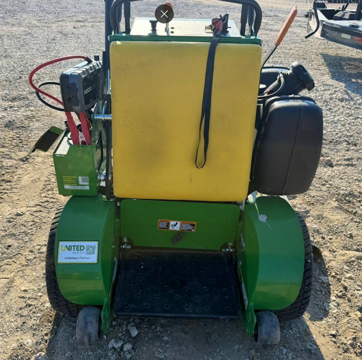 John Deere 636M