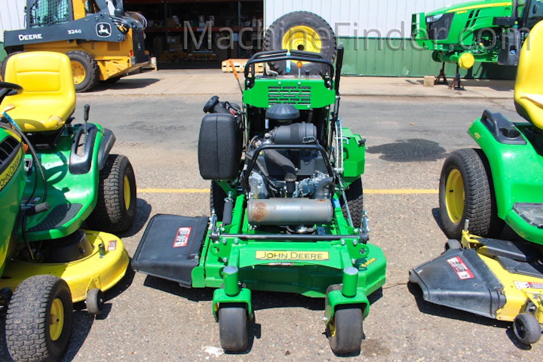 John Deere 636M