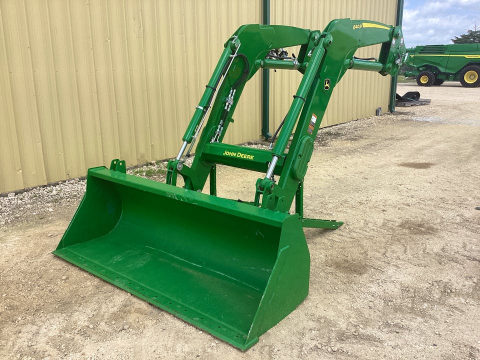 John Deere 640R