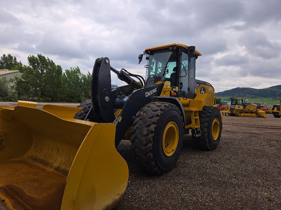 2023-john-deere-644p-909478