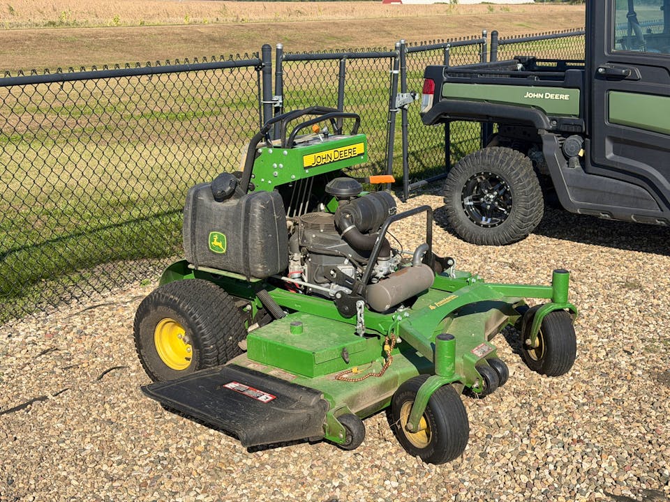 John Deere 661R