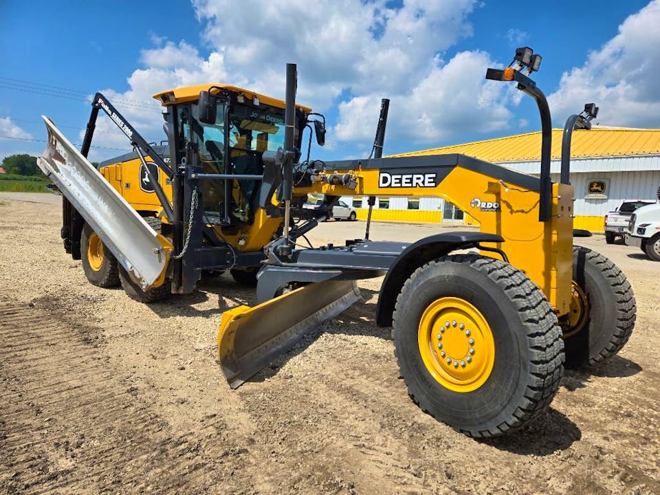 John Deere 672G