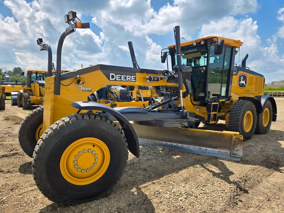 John Deere 672G