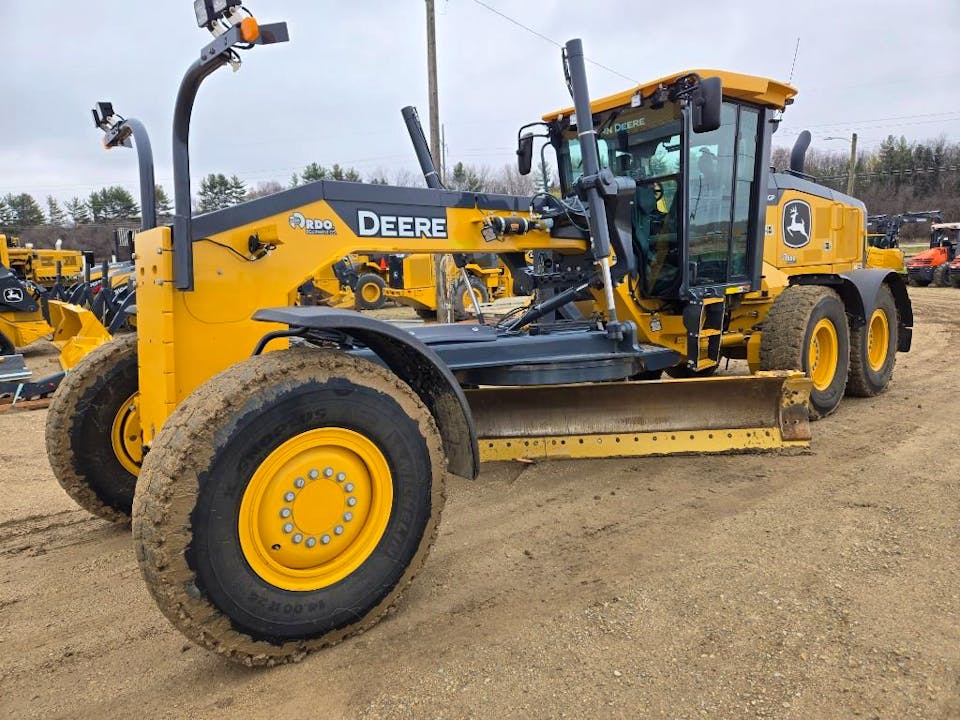 John Deere 672G