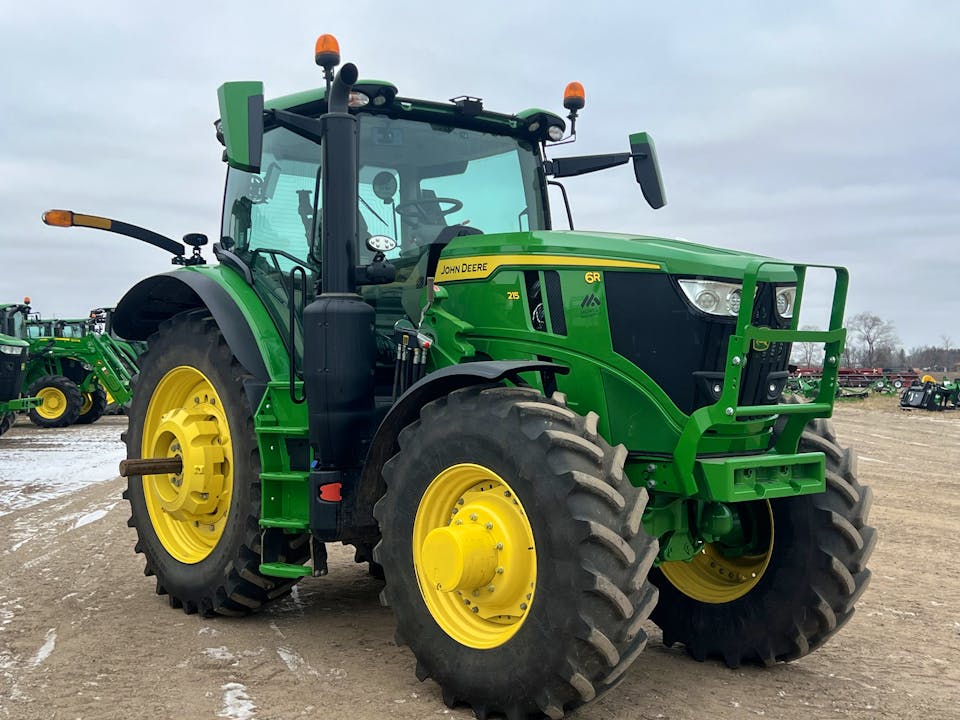 John Deere 6R 215