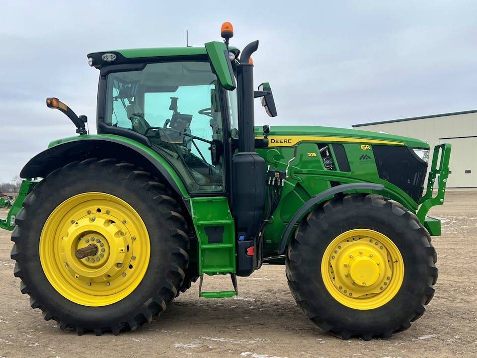 John Deere 6R 215