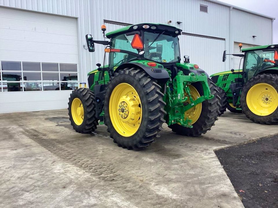 John Deere 6R 215