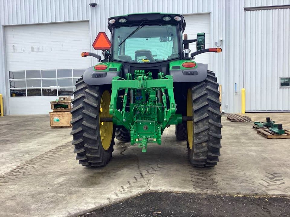 John Deere 6R 215