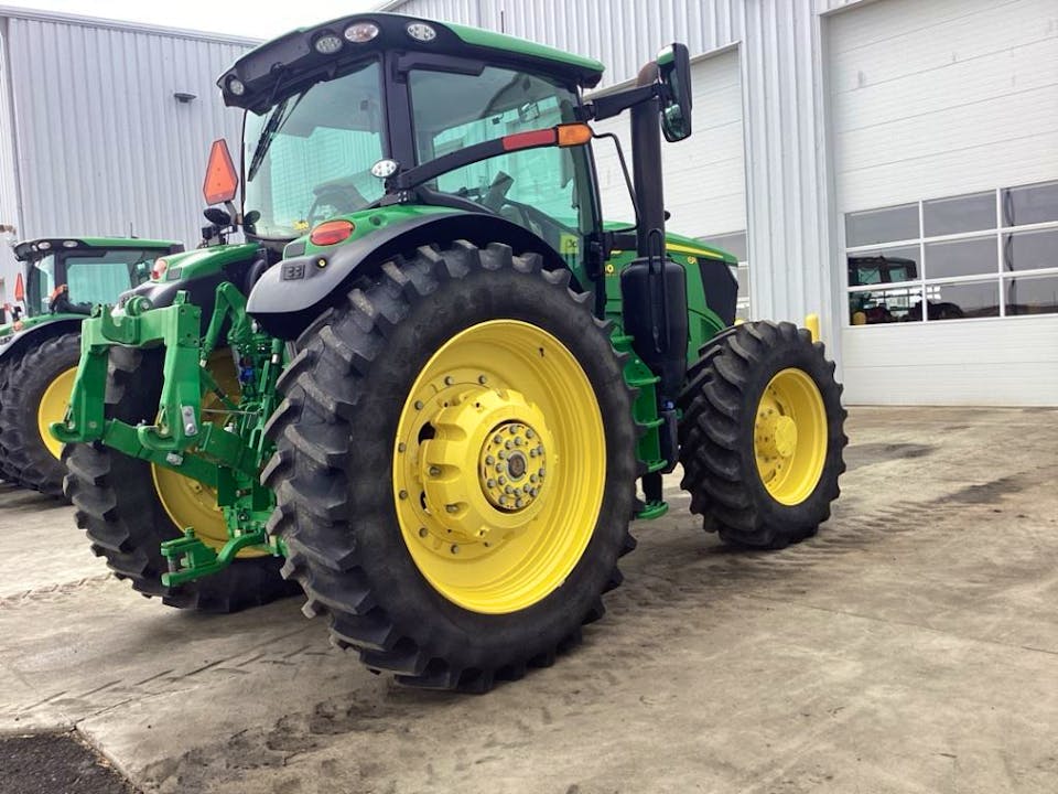 John Deere 6R 215