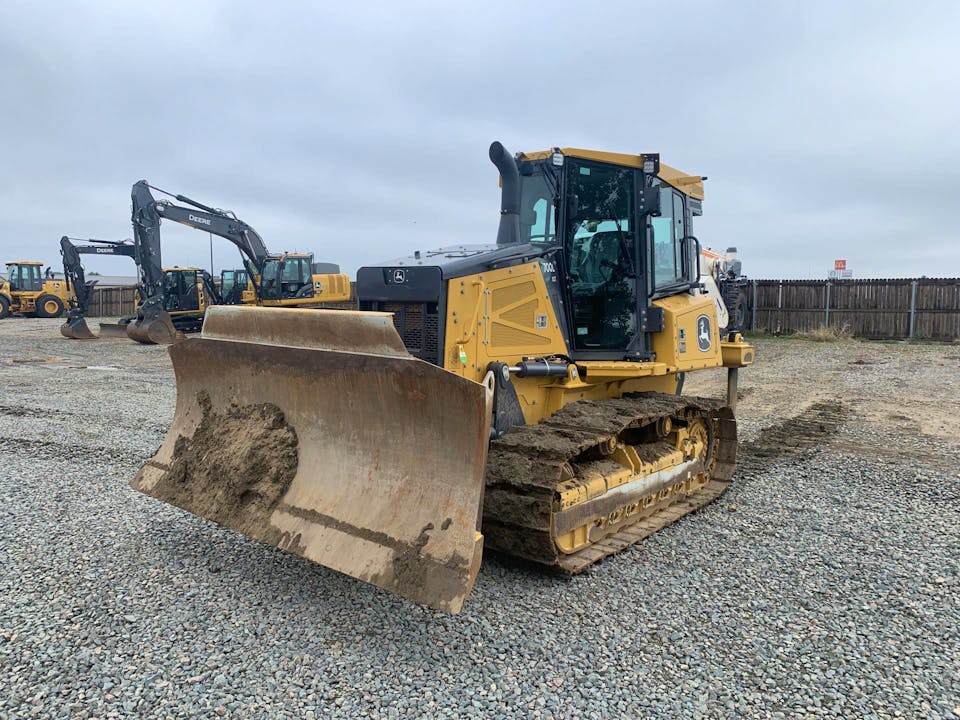 John Deere 700L
